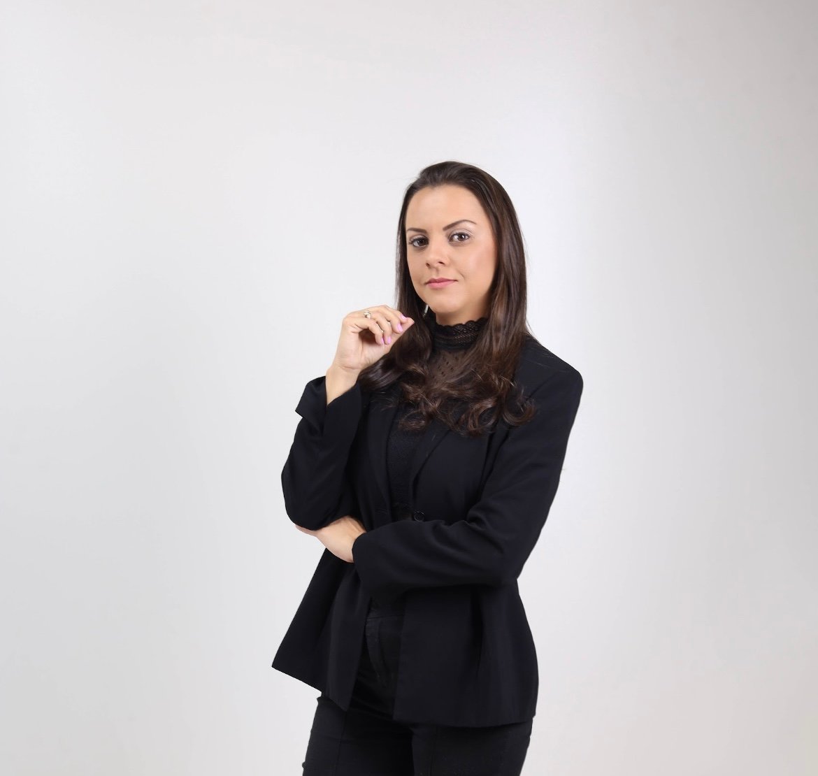 Atenção Yanne Calçados